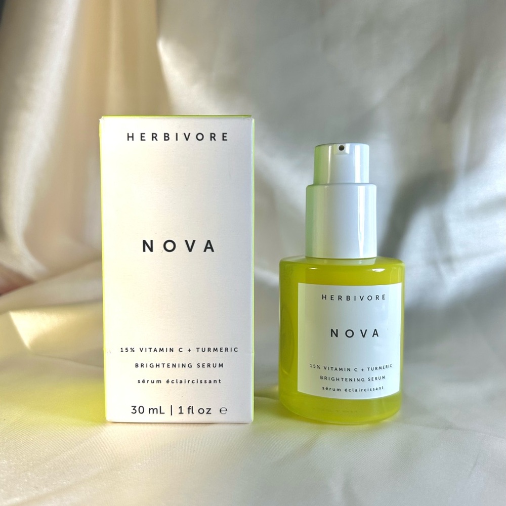 Herbivore NOVA BRAND NEW IN BOX 15% Vitamin C + Turmeric Brightening Face Serum